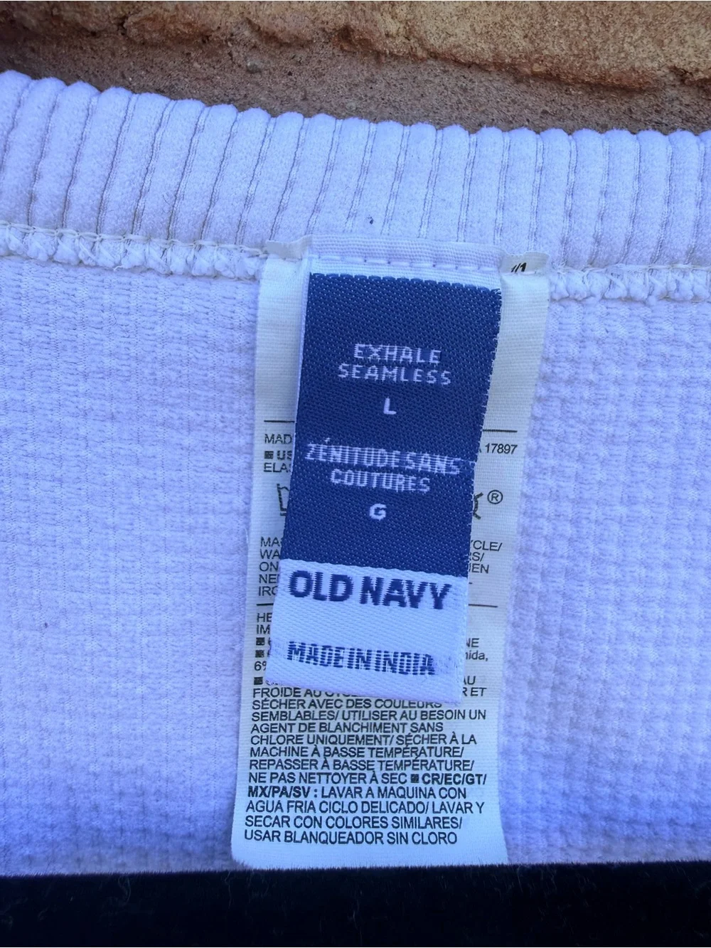 4/$25 • Old Navy Magnolia Exhale Seamless Fitted Rib Tank - Picture 4 of 4